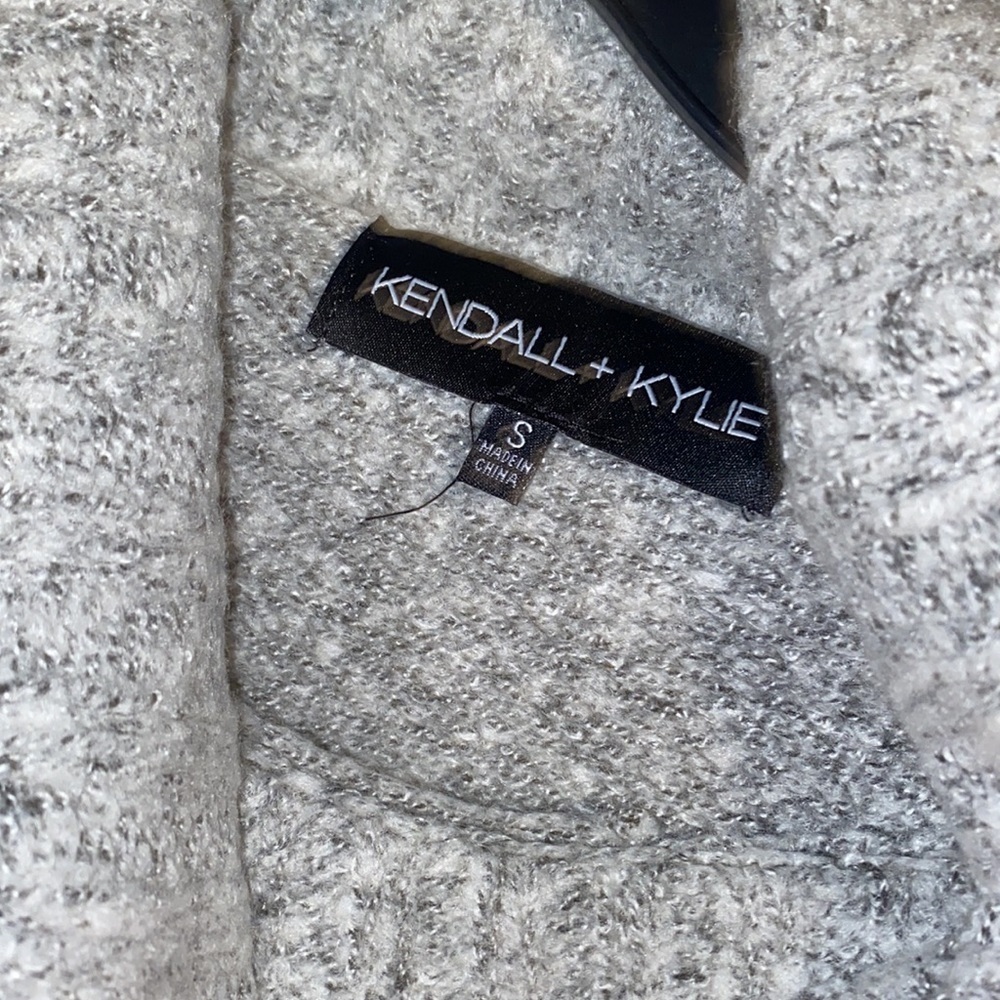 NWT Kendall & Kylie Mossy Sweater Grey - Picture 7 of 8